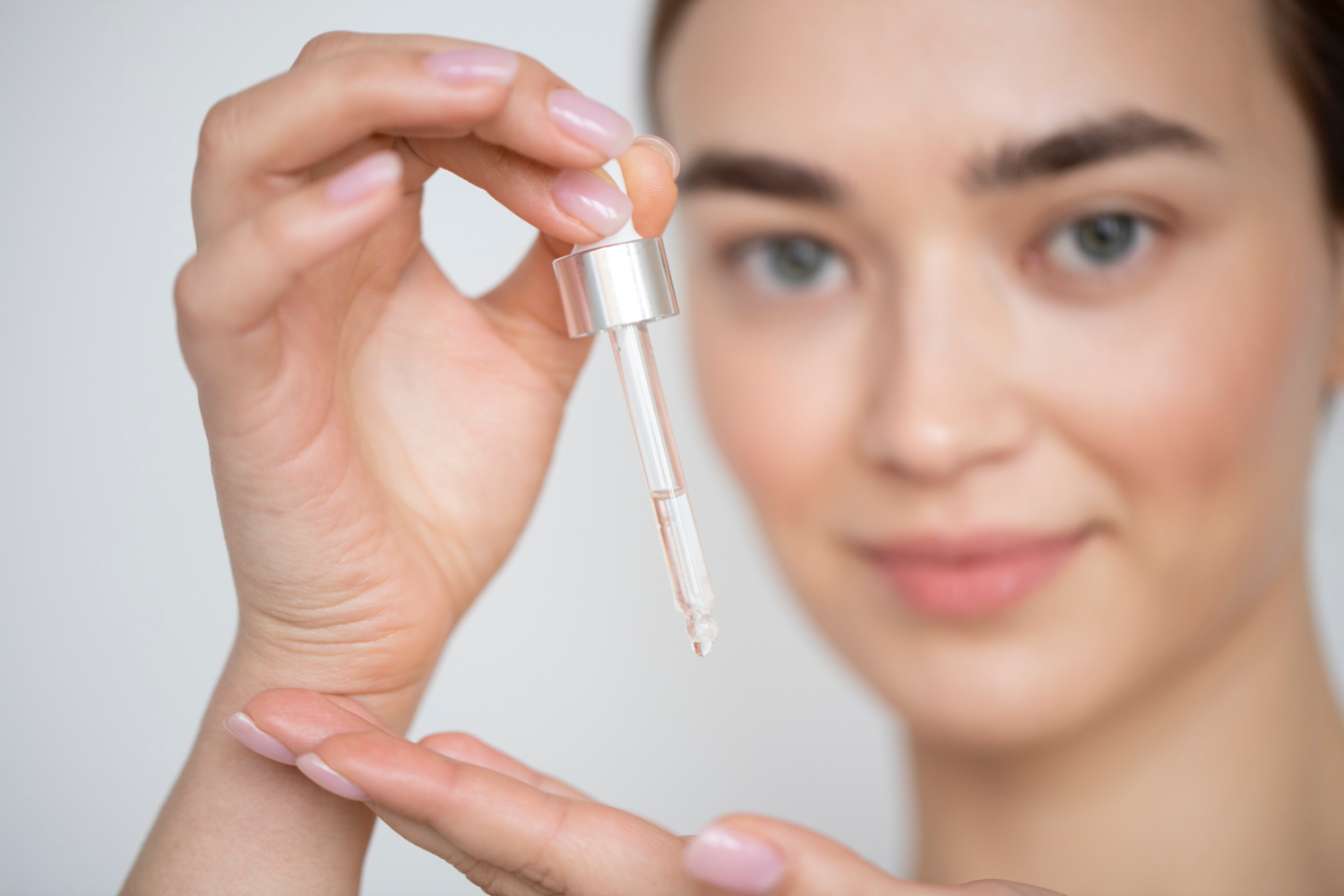Retinol Kullanımı: Parlak ve Genç Bir Cildin Sırrı